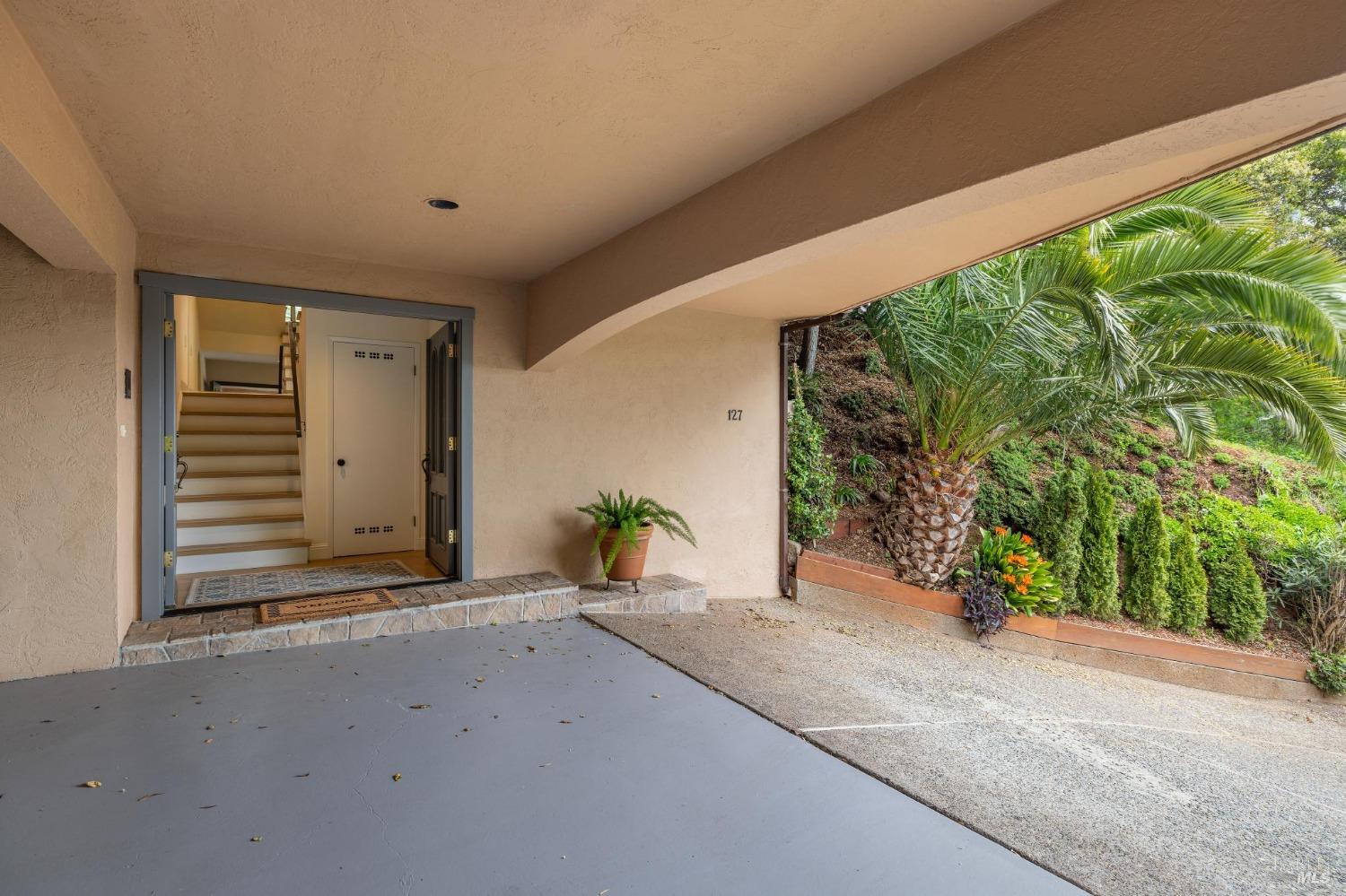 127 Crescent Ave