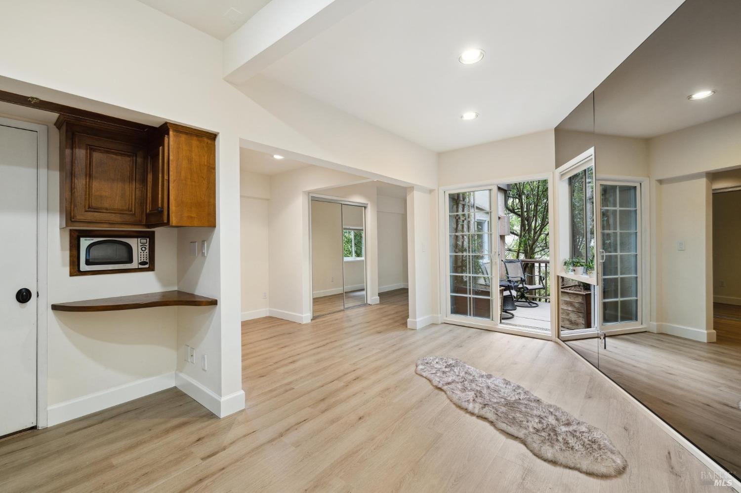 127 Crescent Ave