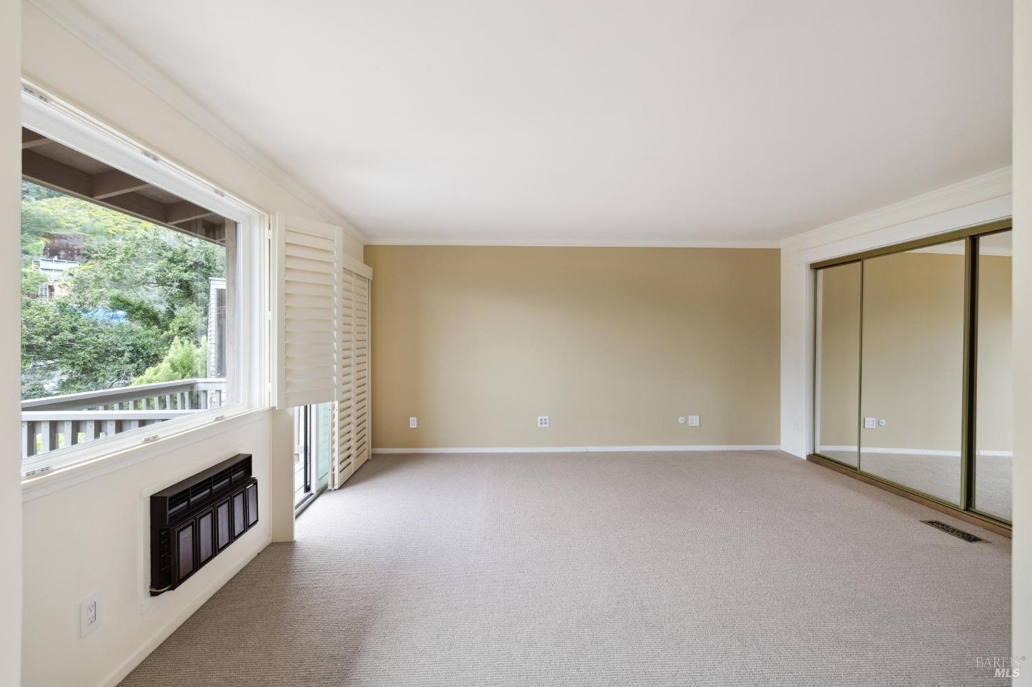 127 Crescent Ave