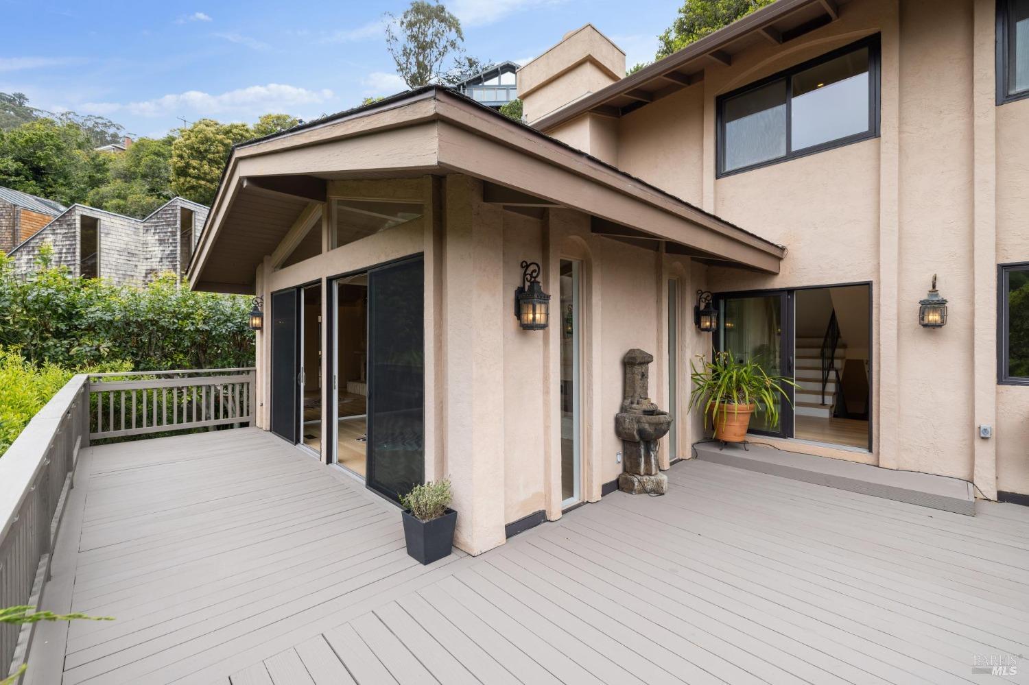 127 Crescent Ave