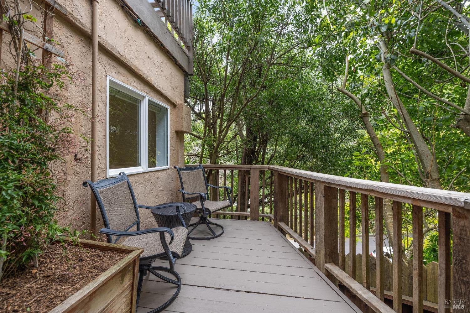 127 Crescent Ave