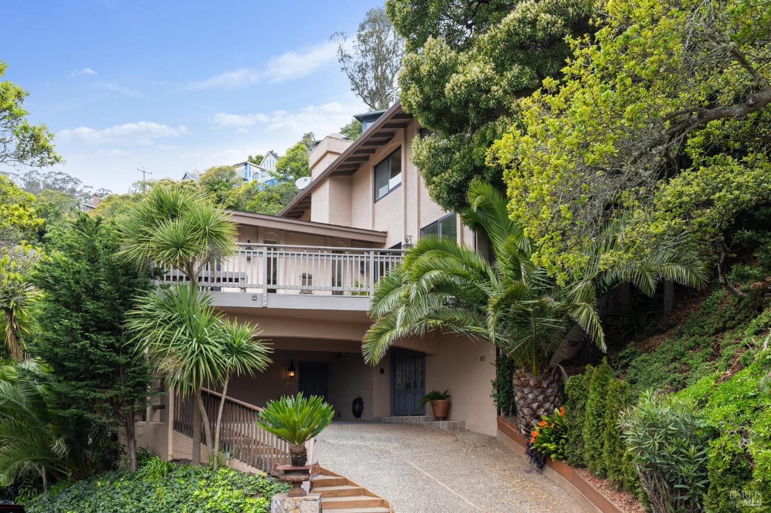 127 Crescent Ave