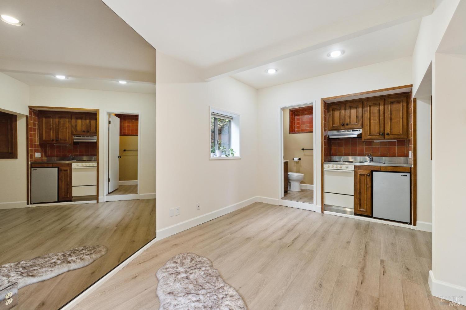 127 Crescent Ave