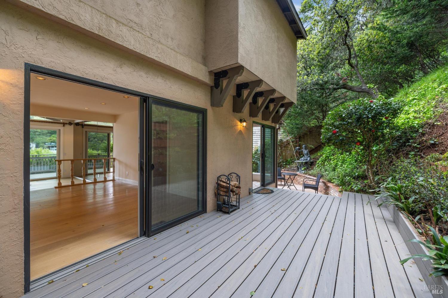 127 Crescent Ave