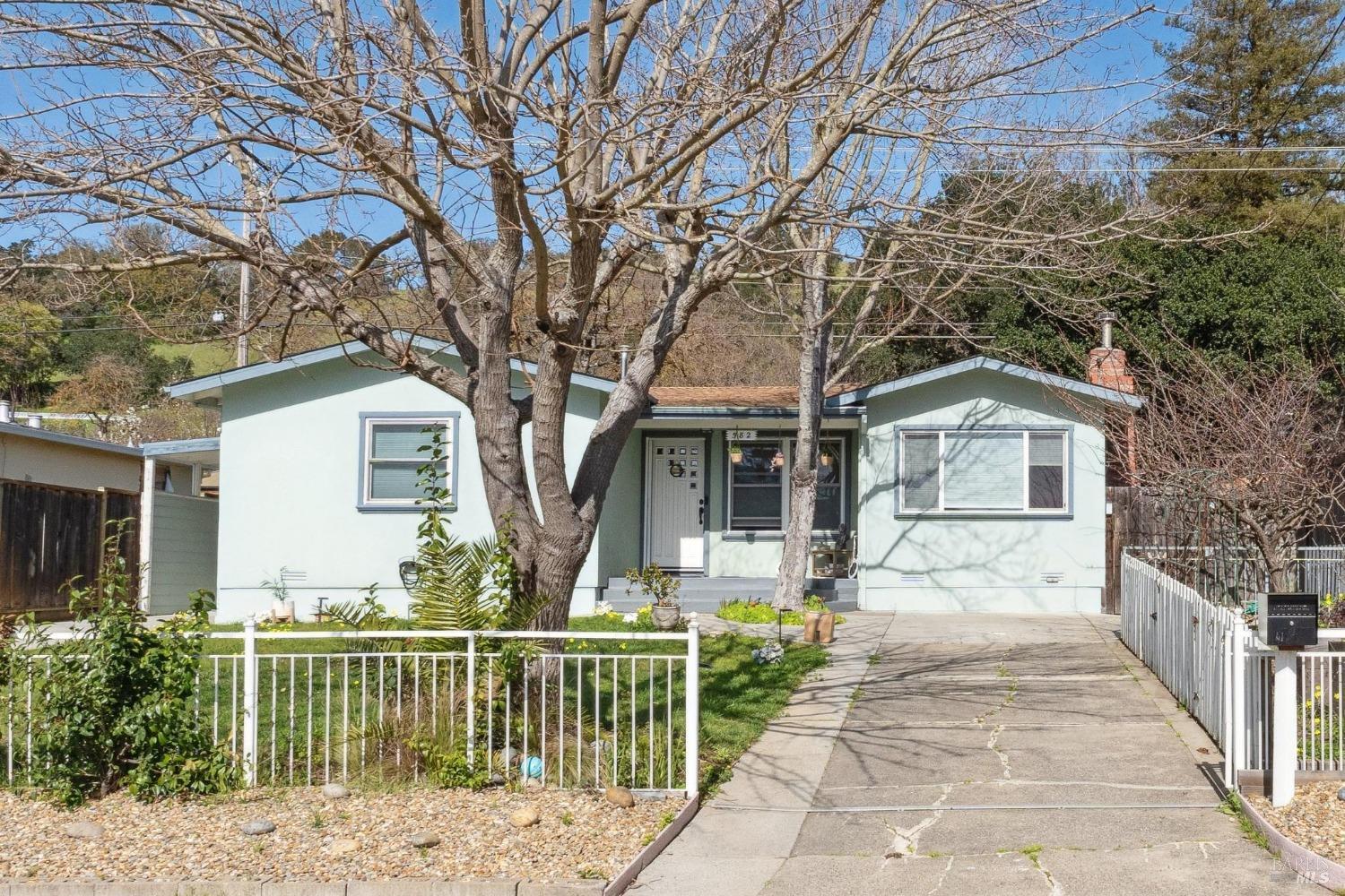 582 Fernando Dr #A