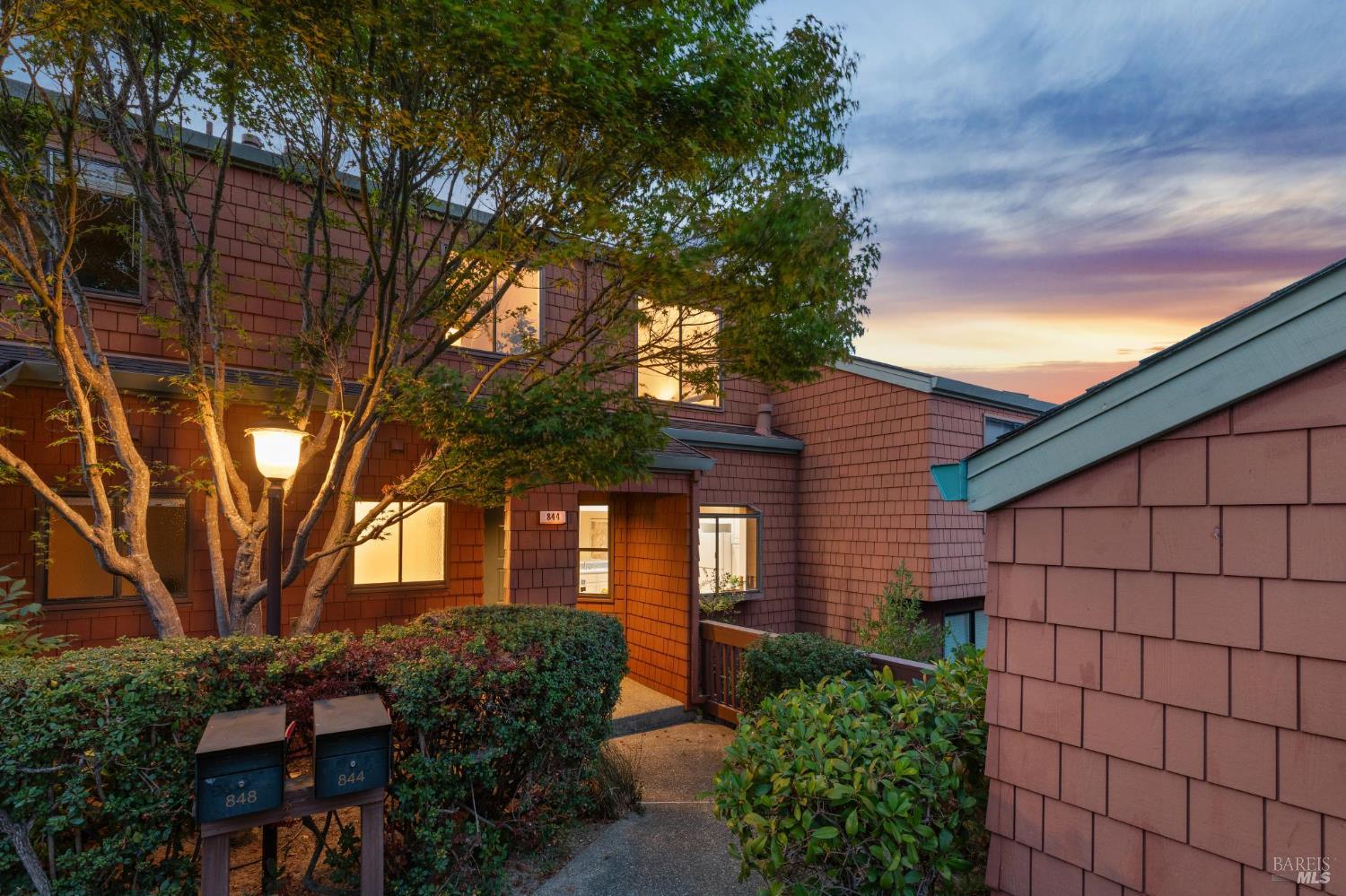 844 Arlene Way