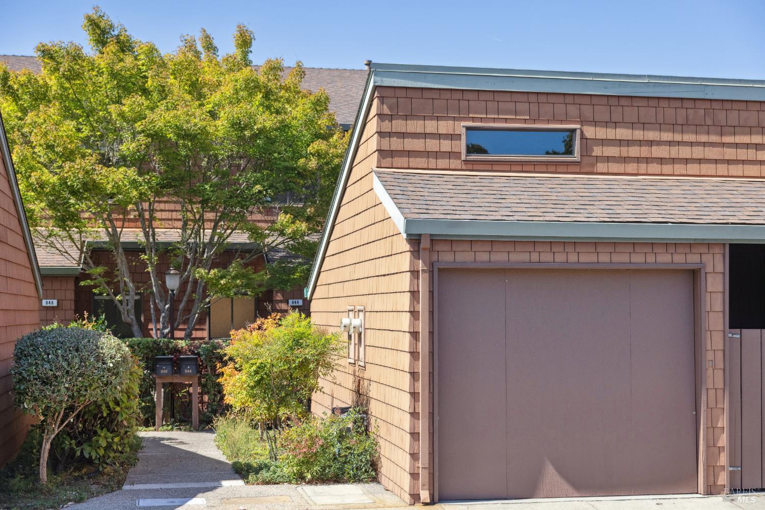 844 Arlene Way