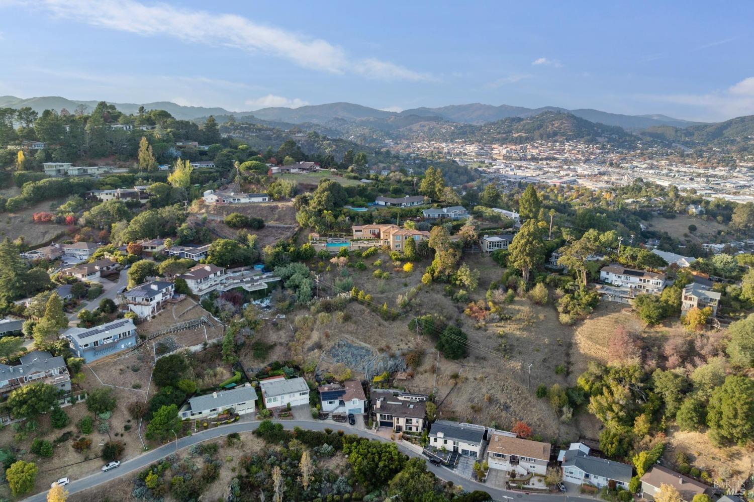325 Via La Cumbre