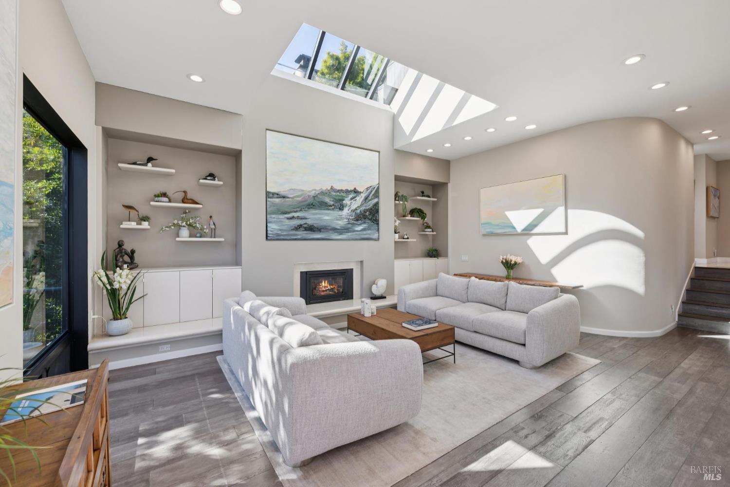 10 Laurel Ln