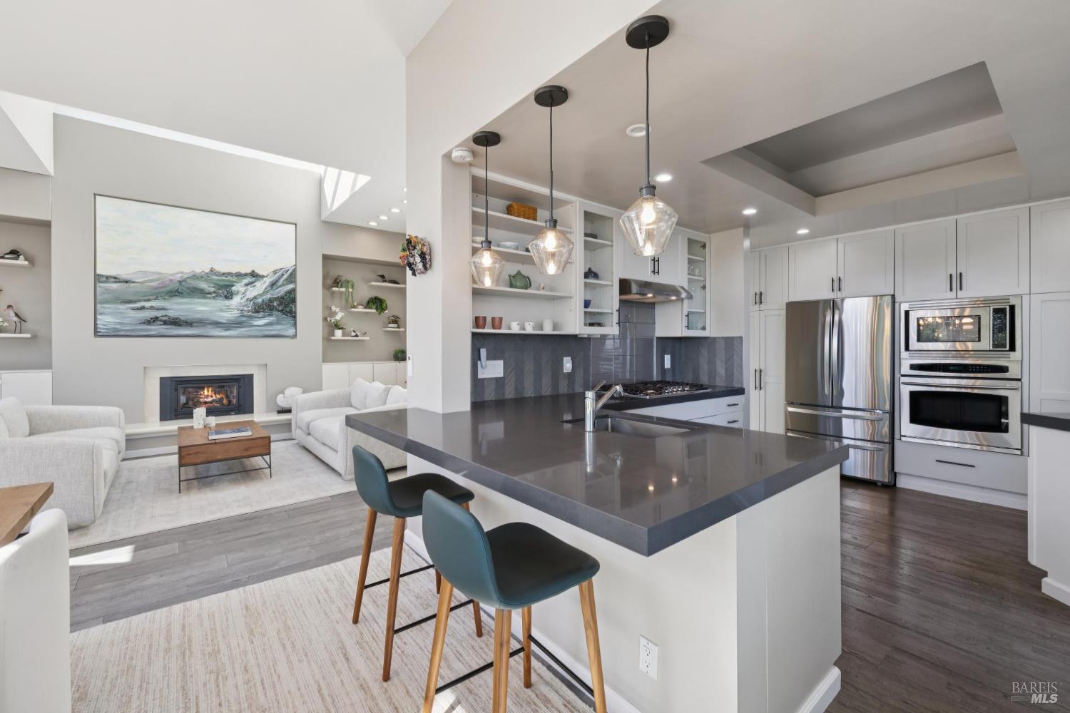 10 Laurel Ln
