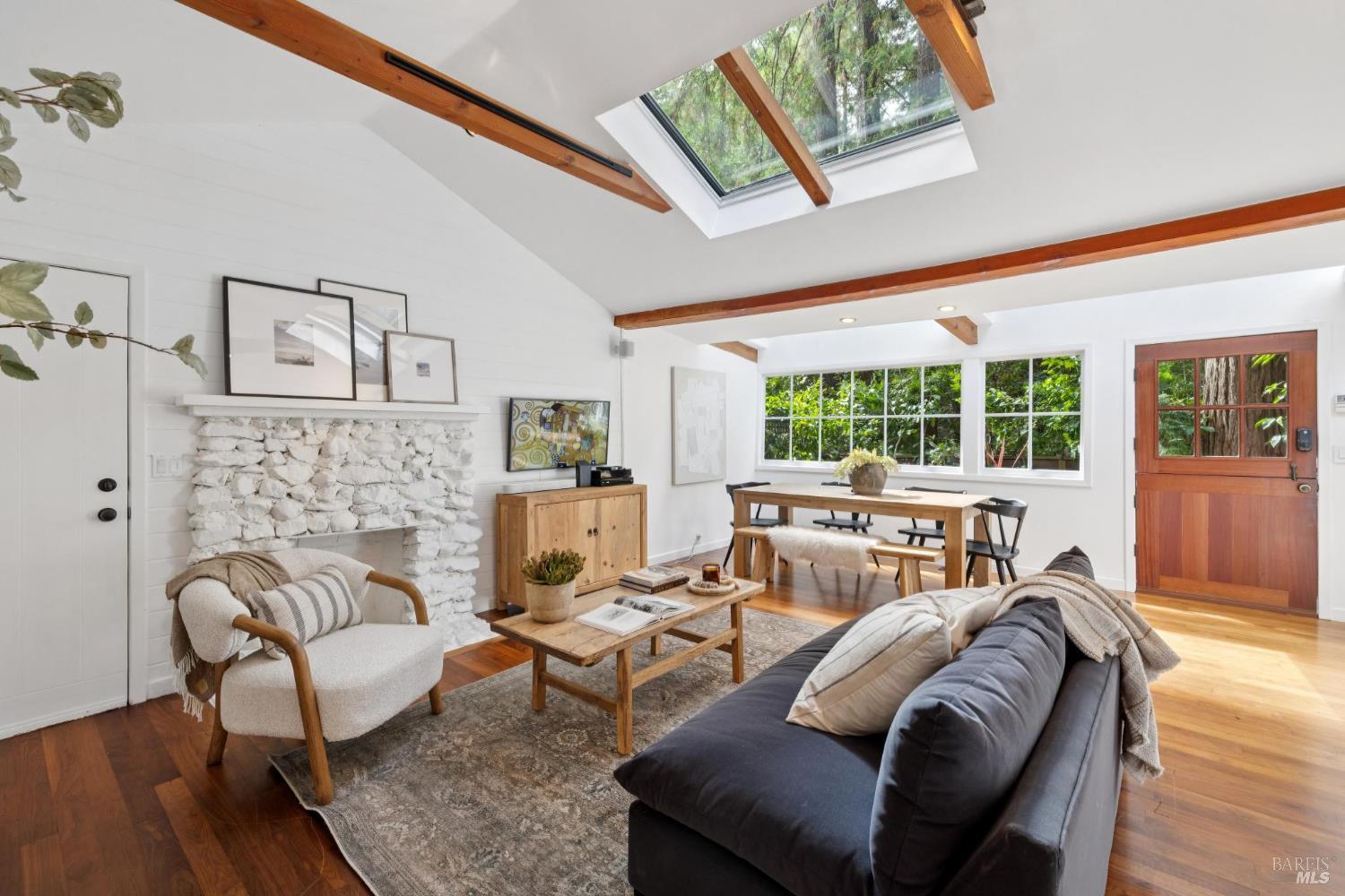 524 Cascade Dr