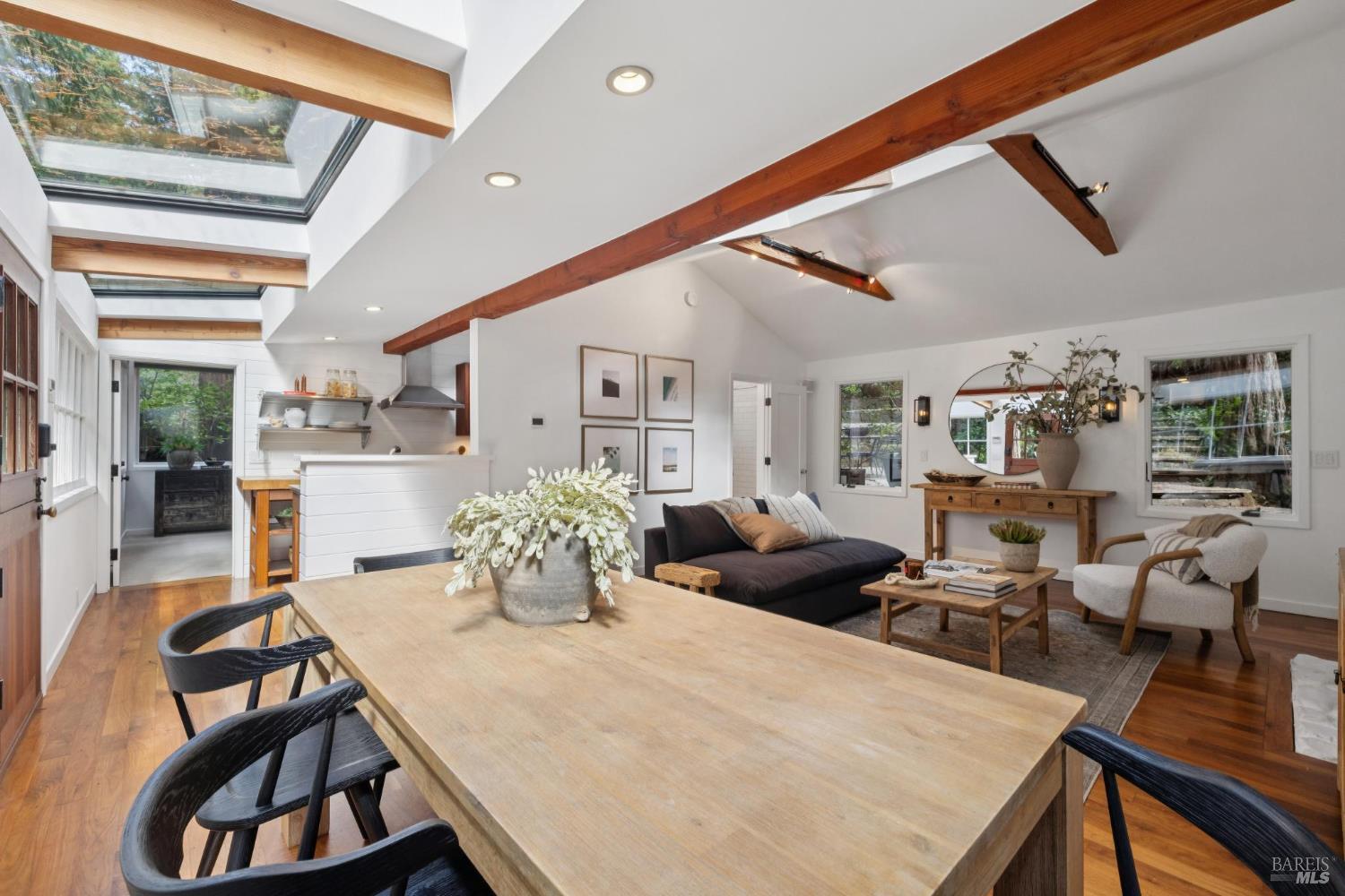 524 Cascade Dr