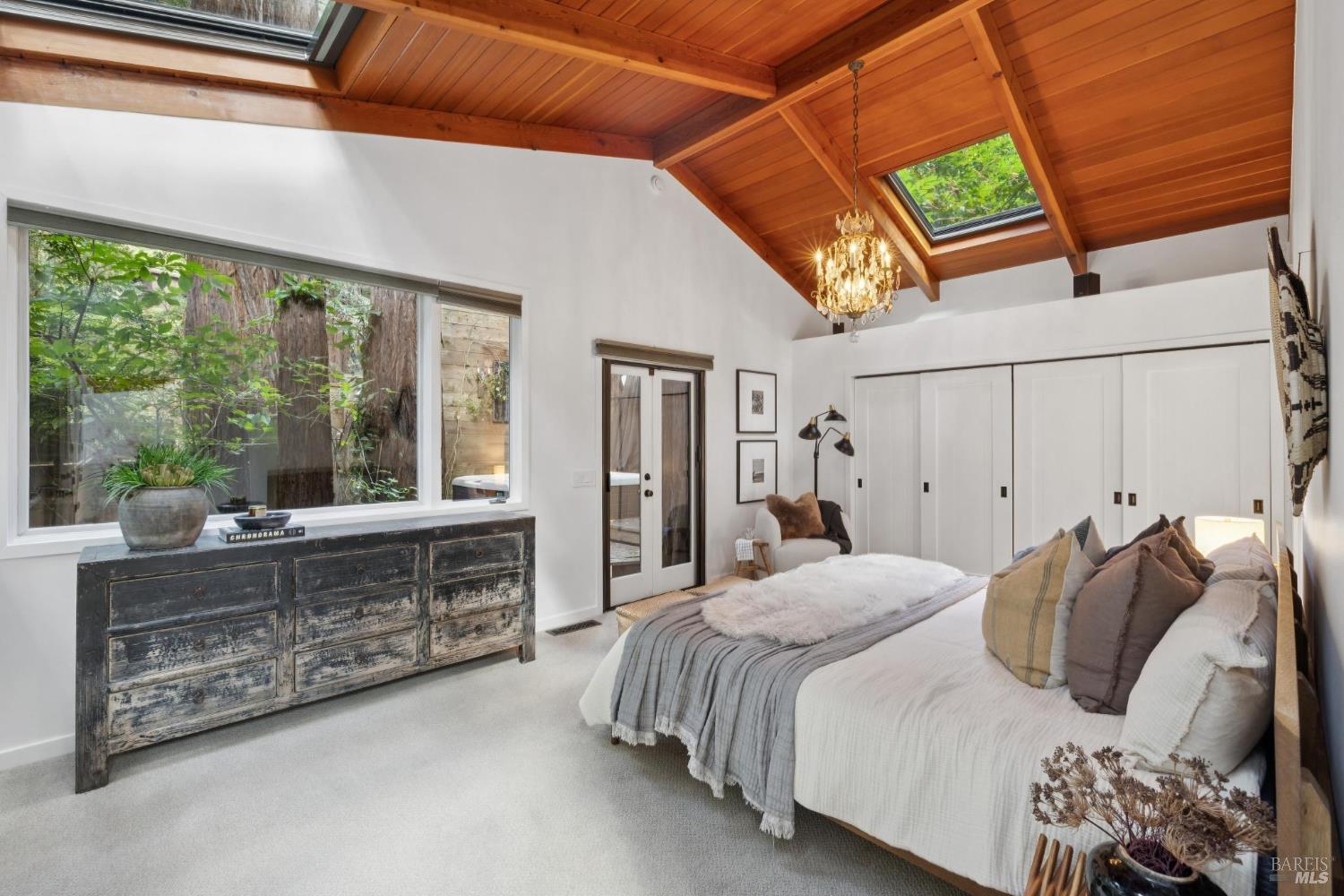 524 Cascade Dr