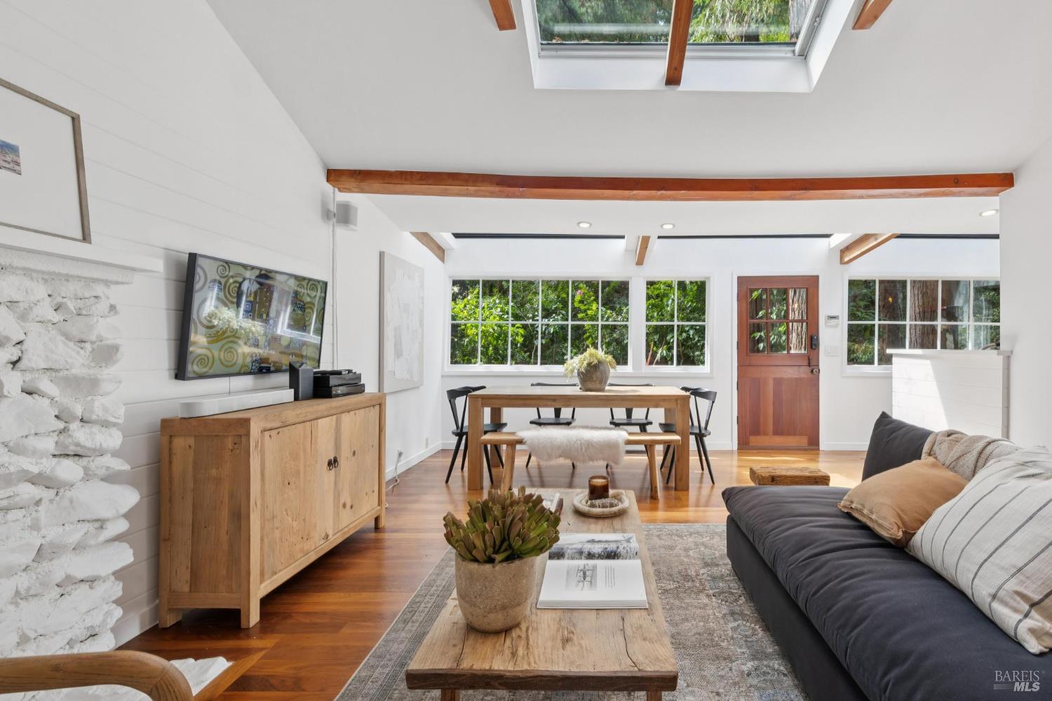 524 Cascade Dr