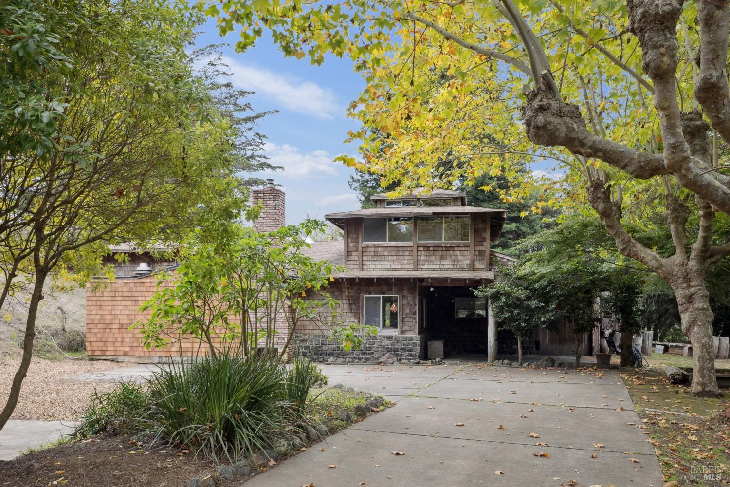 5953 Shoreline Highway