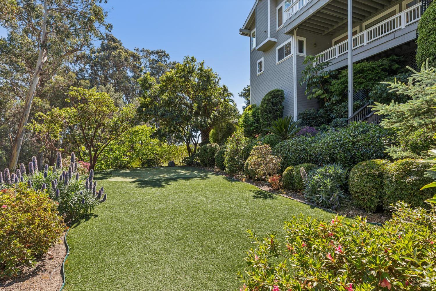 32 Marin Bay Park Court