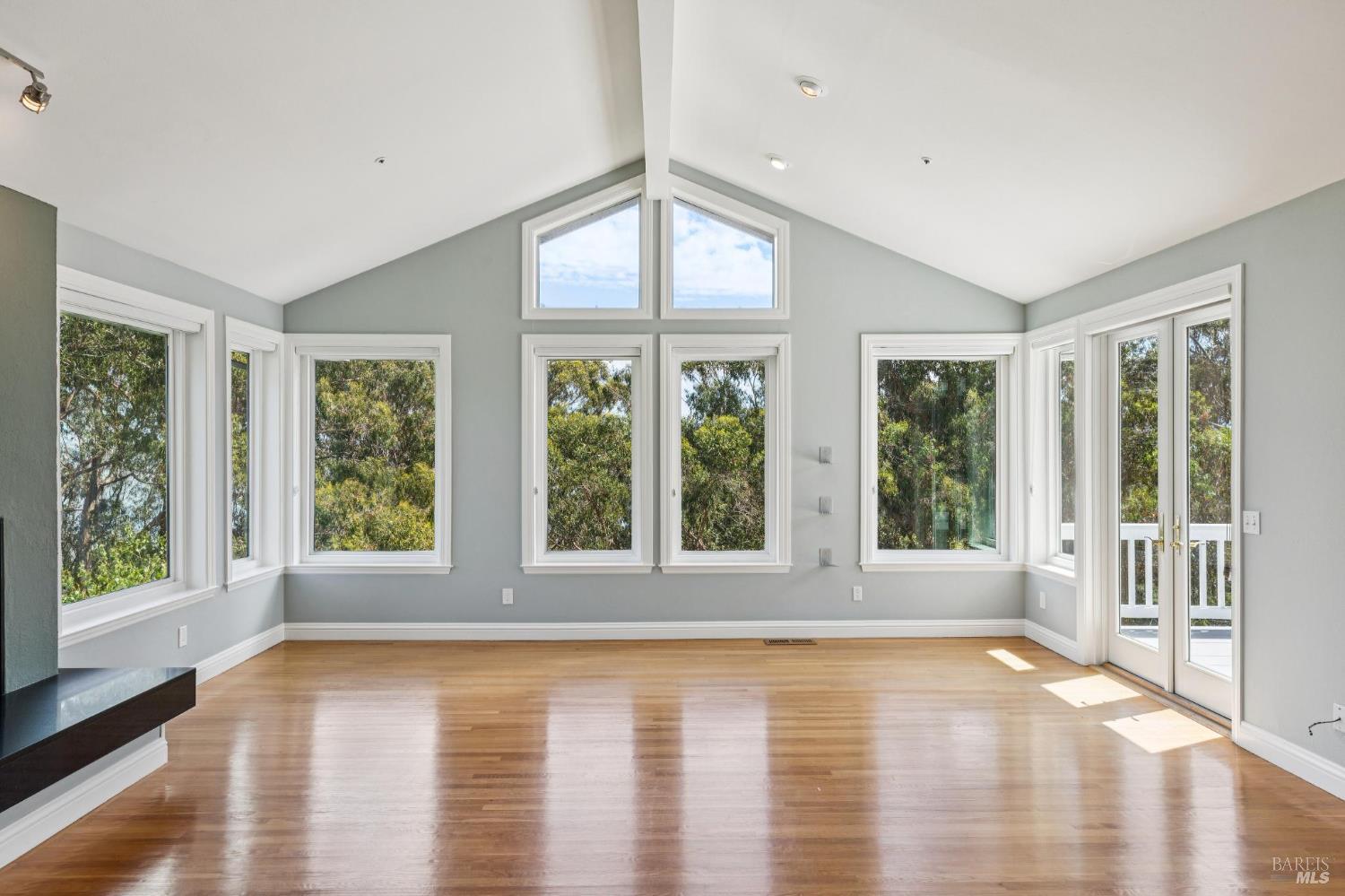 32 Marin Bay Park Court