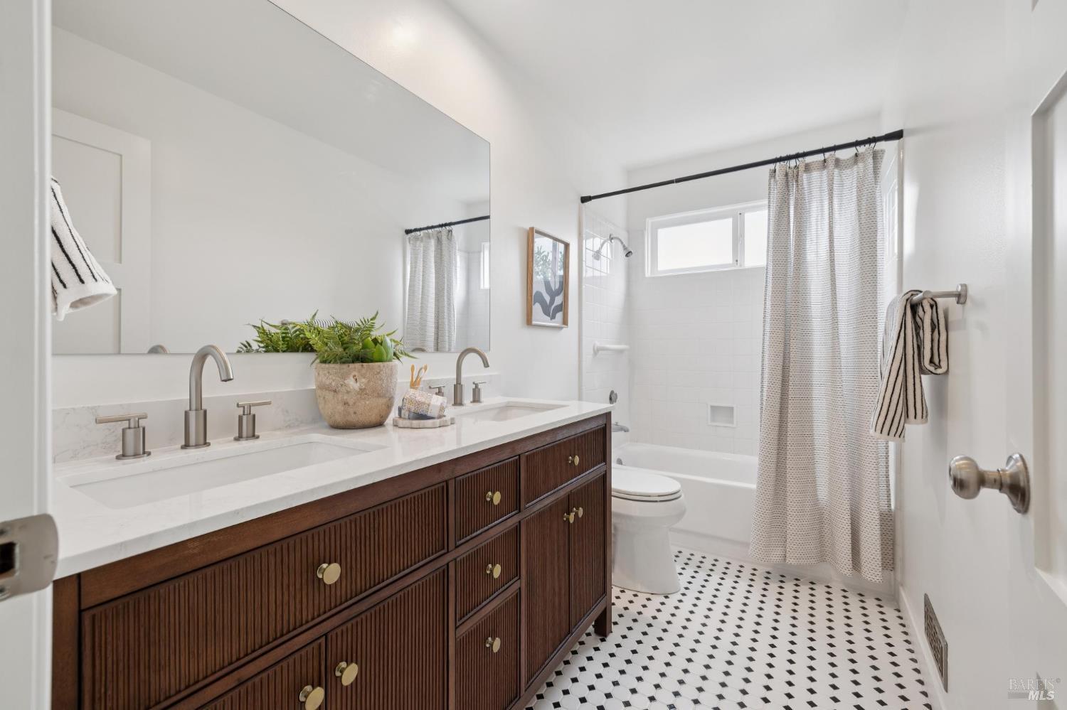 14 Laurelwood Court