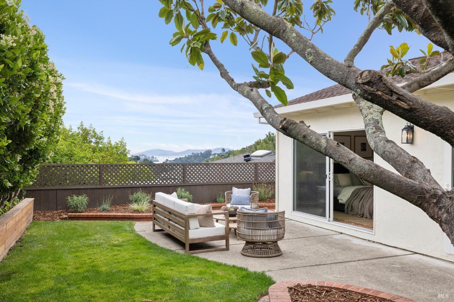 14 Laurelwood Court