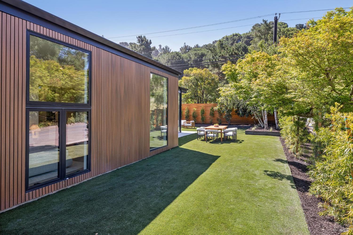 30 Juno Road