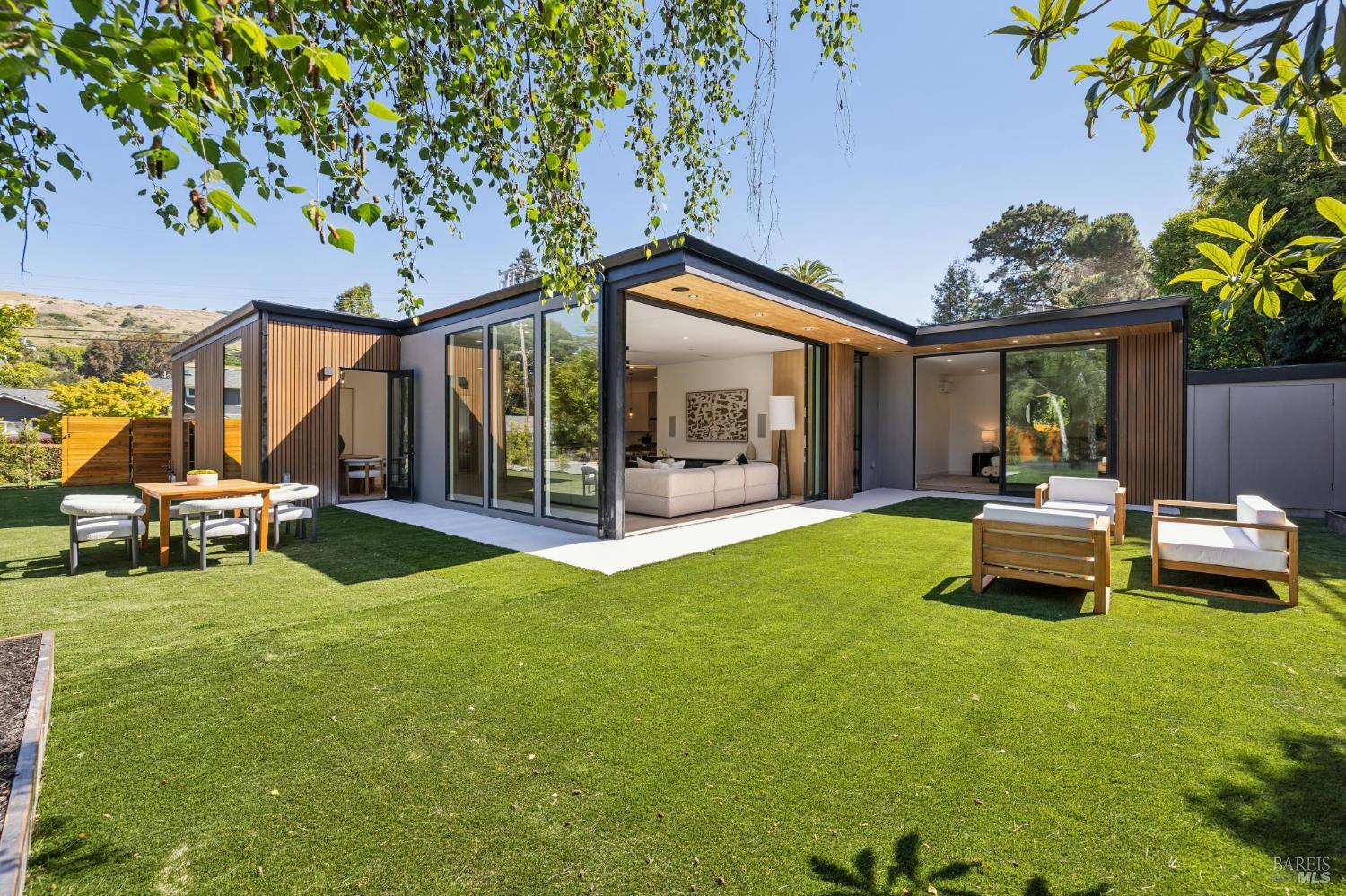 30 Juno Road