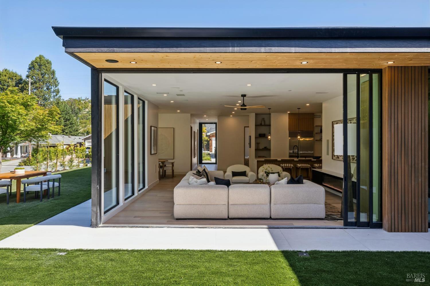 30 Juno Road