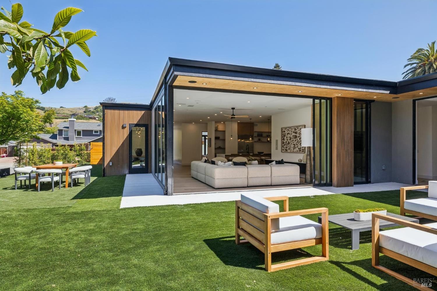 30 Juno Road
