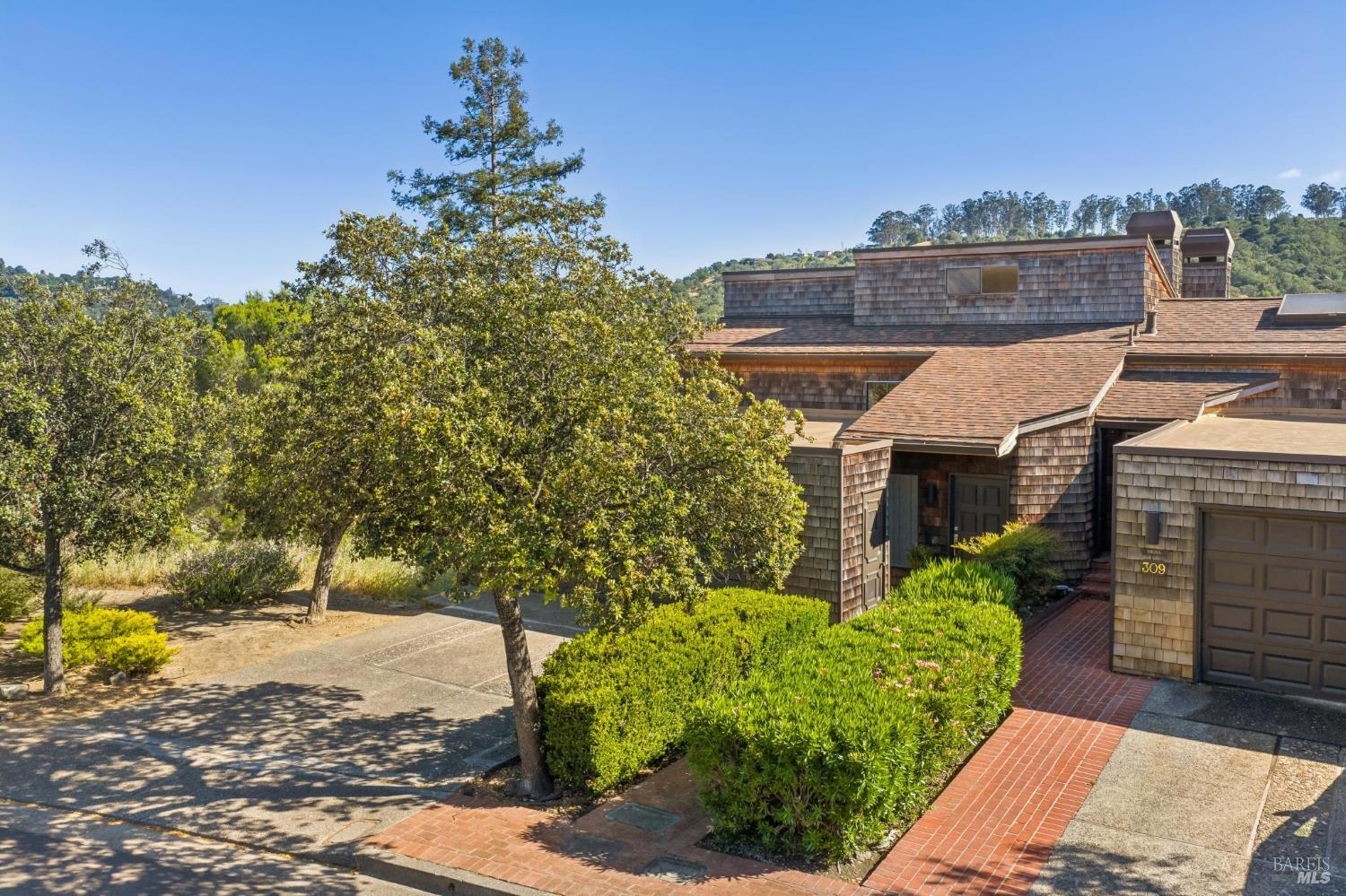 305 El Faisan Drive