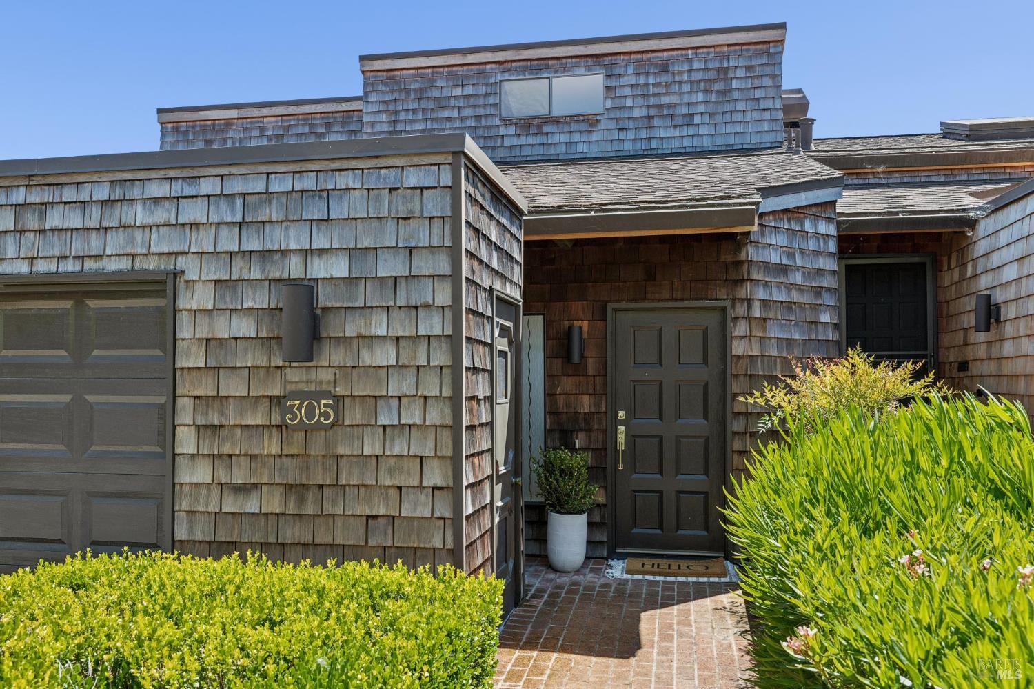 305 El Faisan Drive