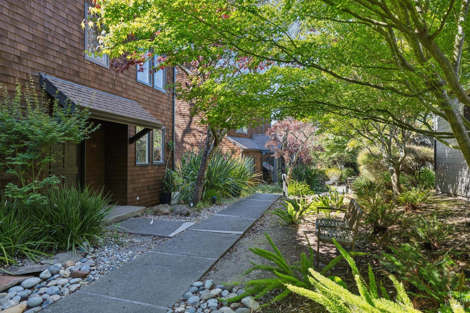 416 Donahue Street