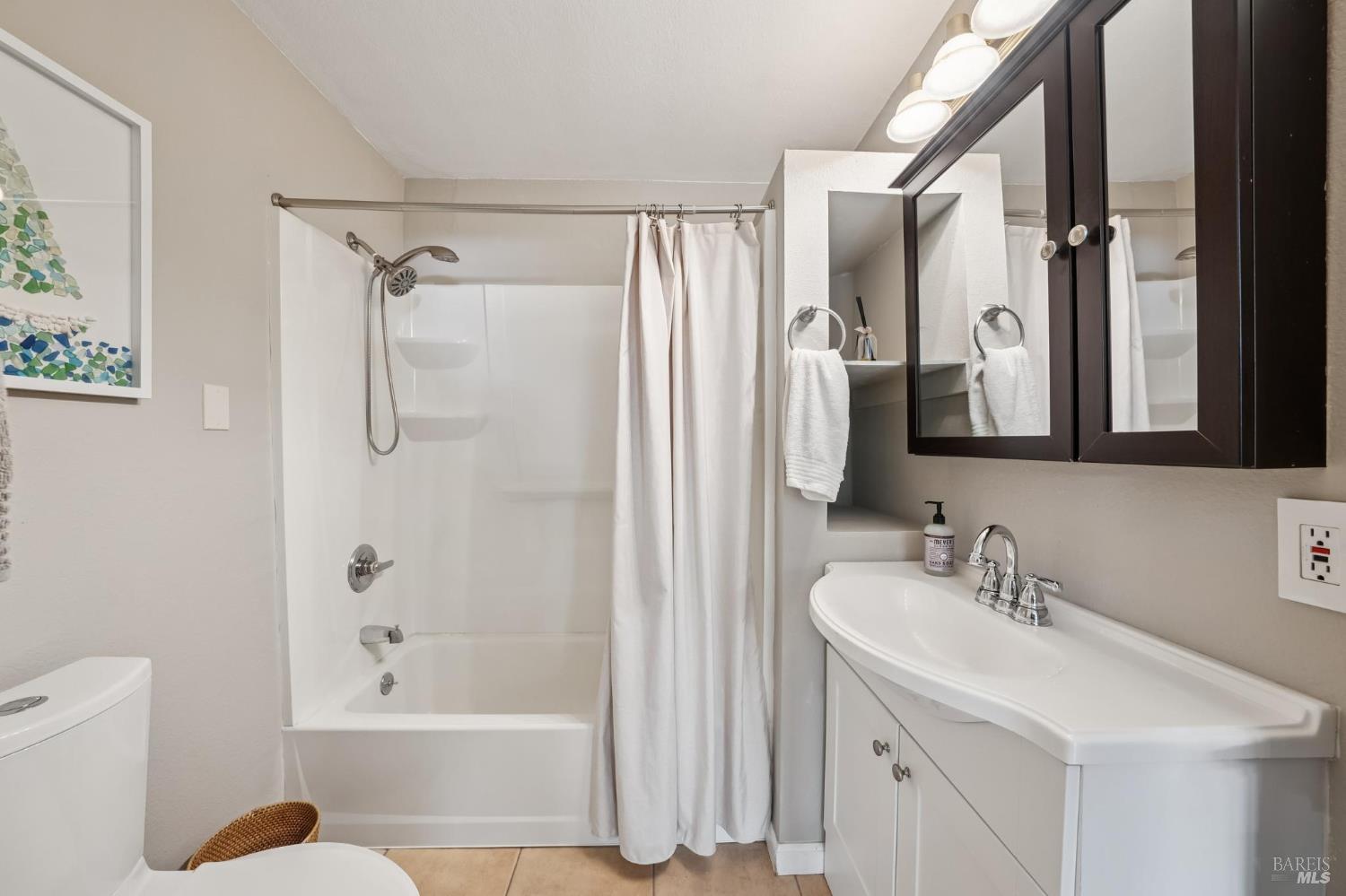 22 Hyannis Cove