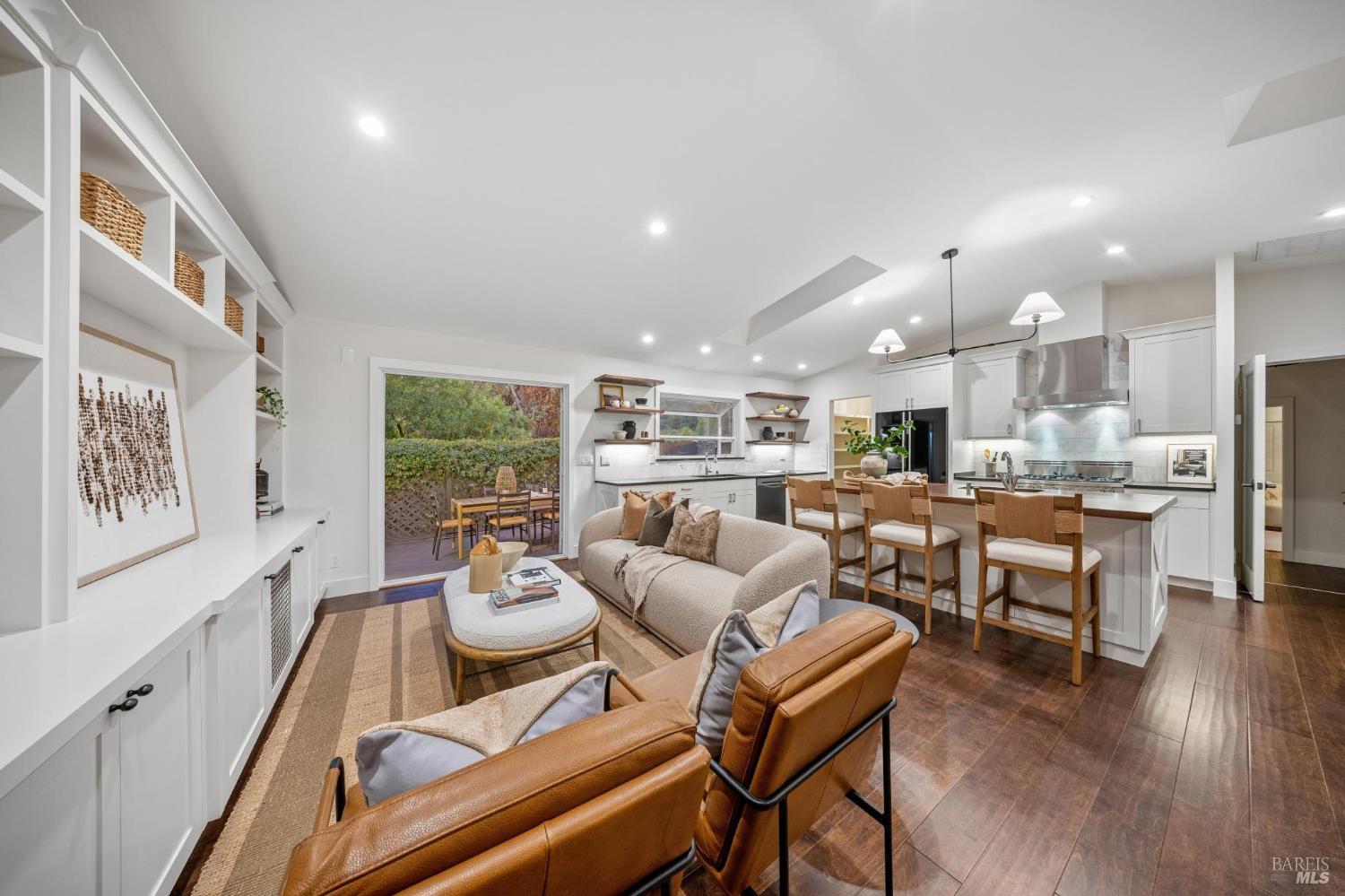 1407 Casa Buena Drive