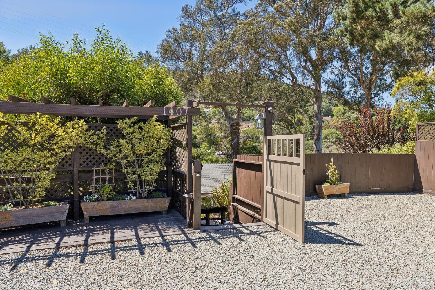 1407 Casa Buena Drive