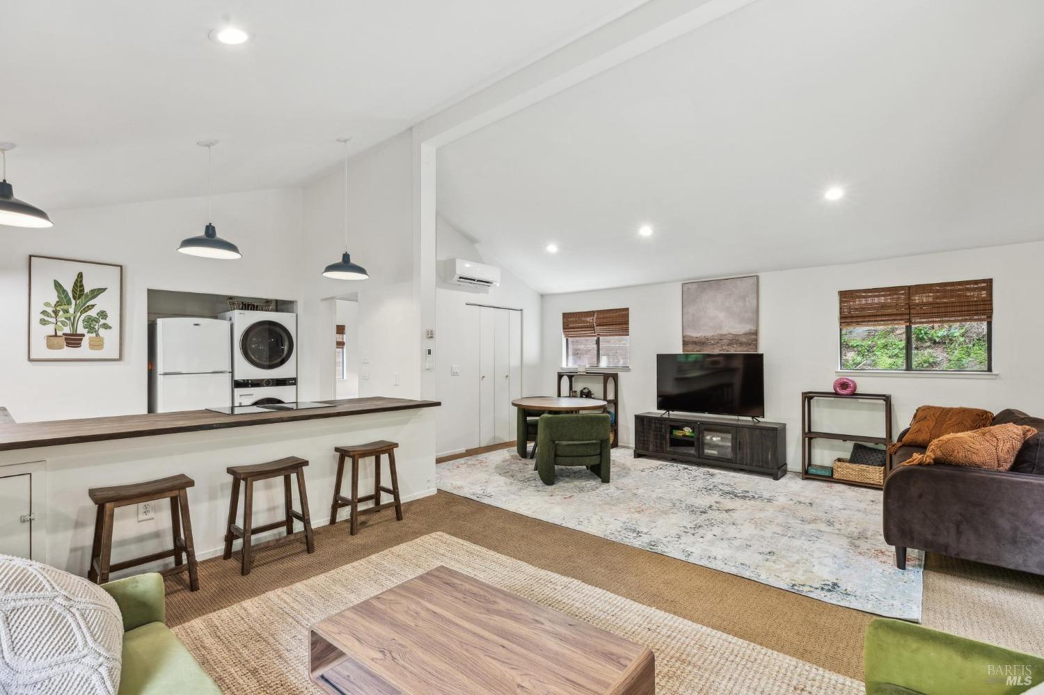 10 Angelica Court Unit: #A