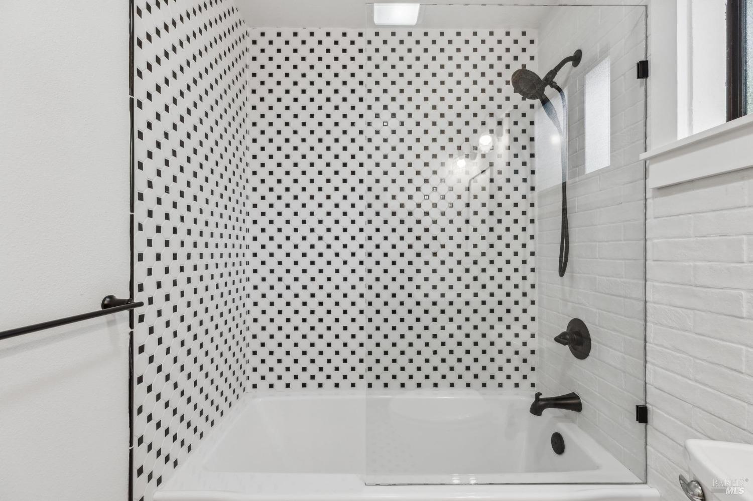 10 Angelica Court Unit: #A