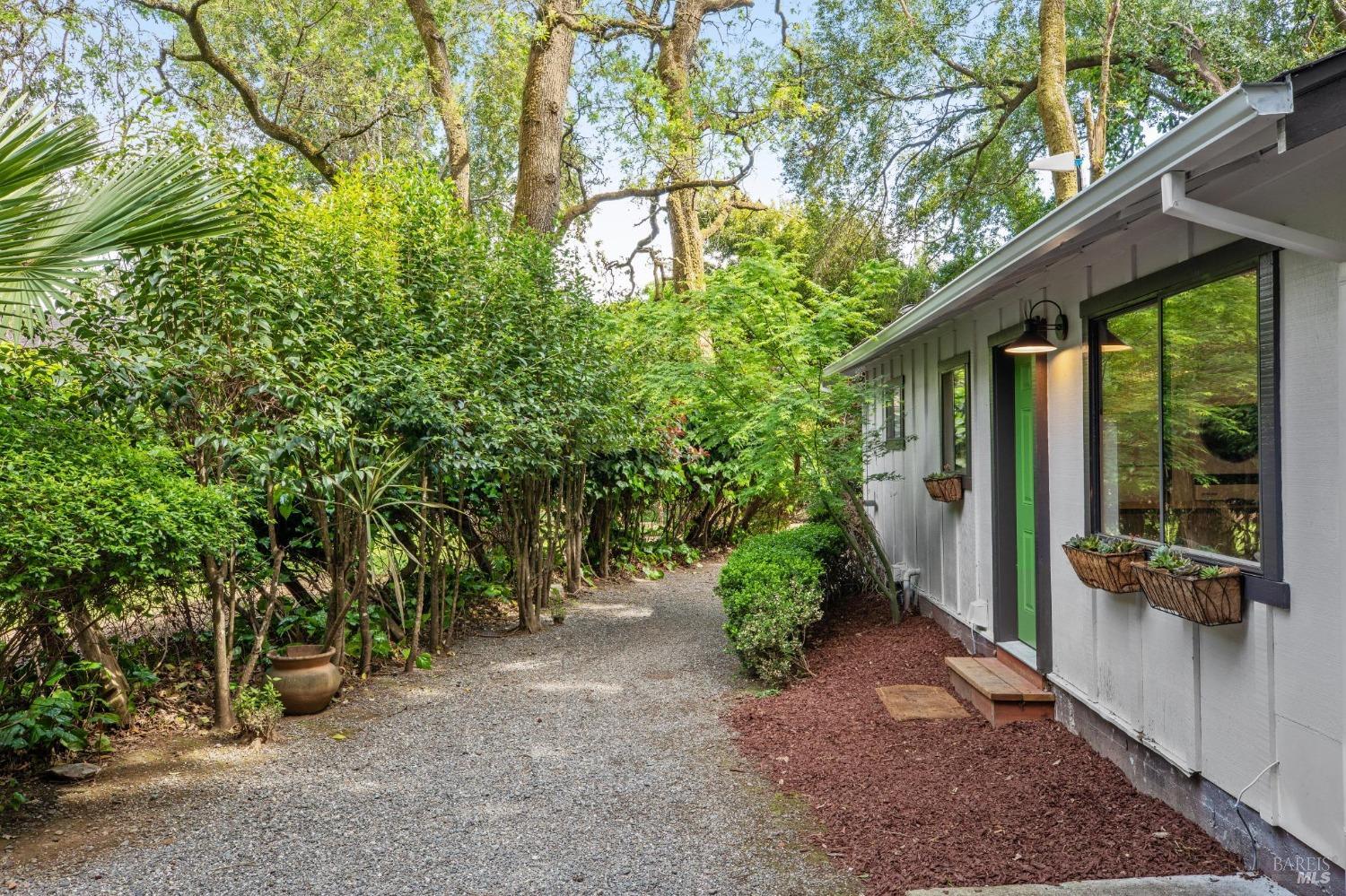 10 Angelica Court Unit: #A