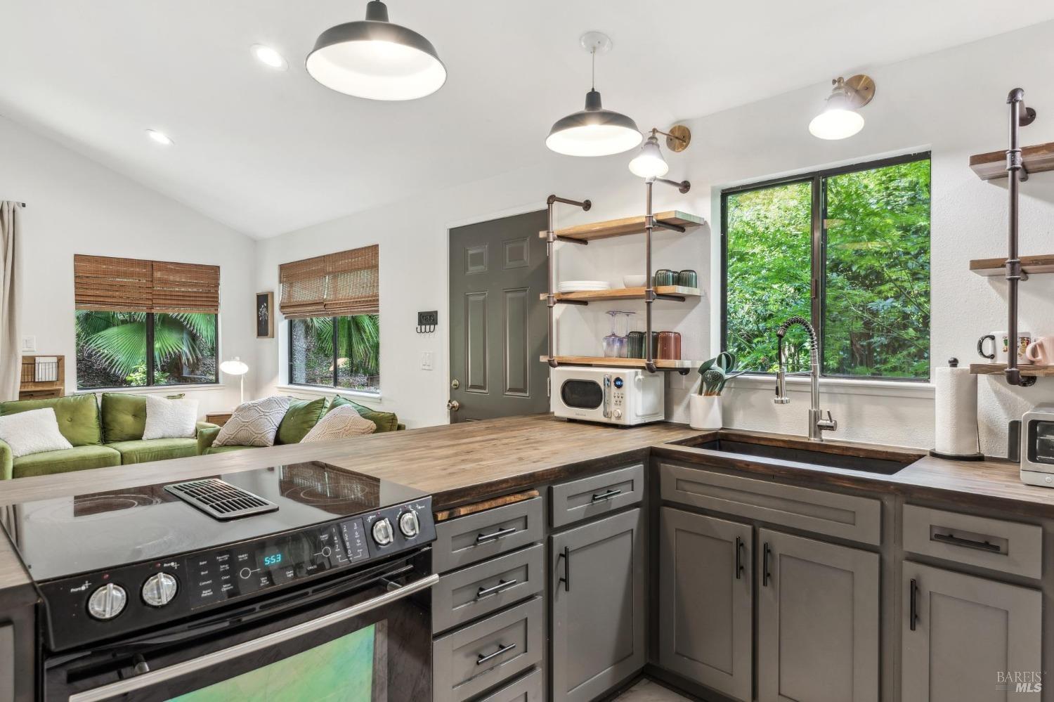 10 Angelica Court Unit: #A