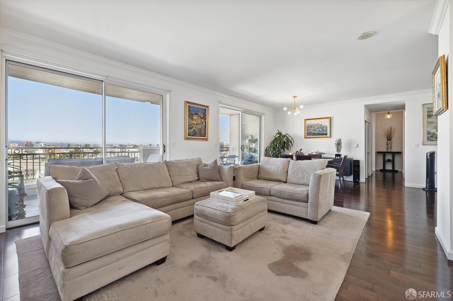 140 South Van Ness Ave #901