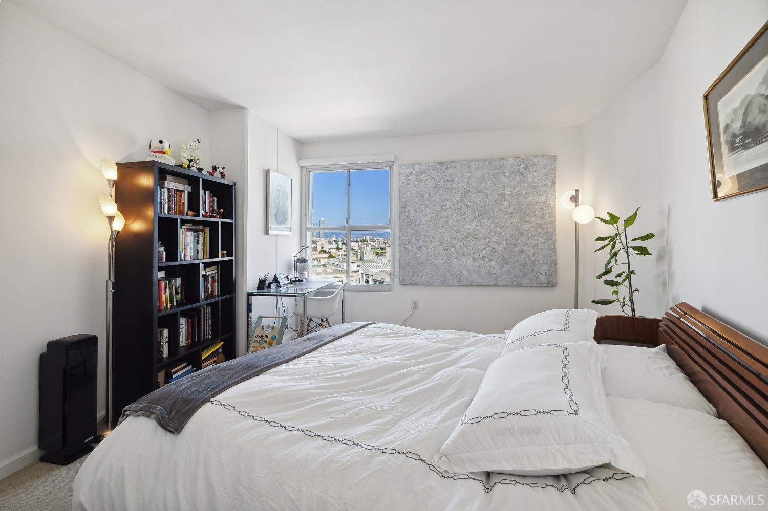 140 South Van Ness Ave #901