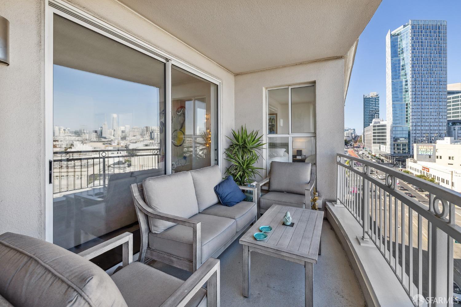 140 South Van Ness Ave #901