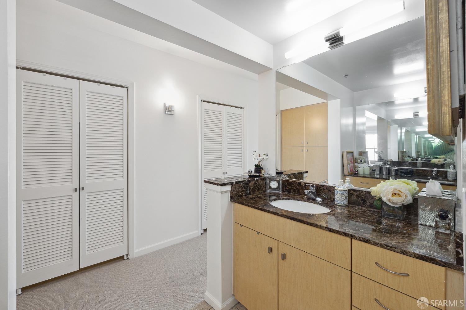 140 South Van Ness Ave #901