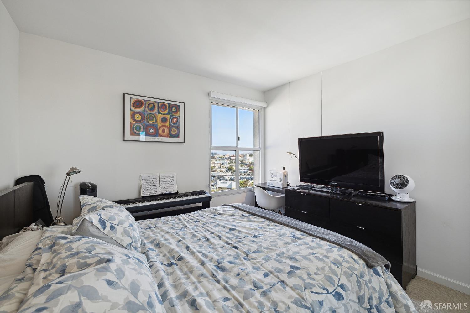 140 South Van Ness Ave #901