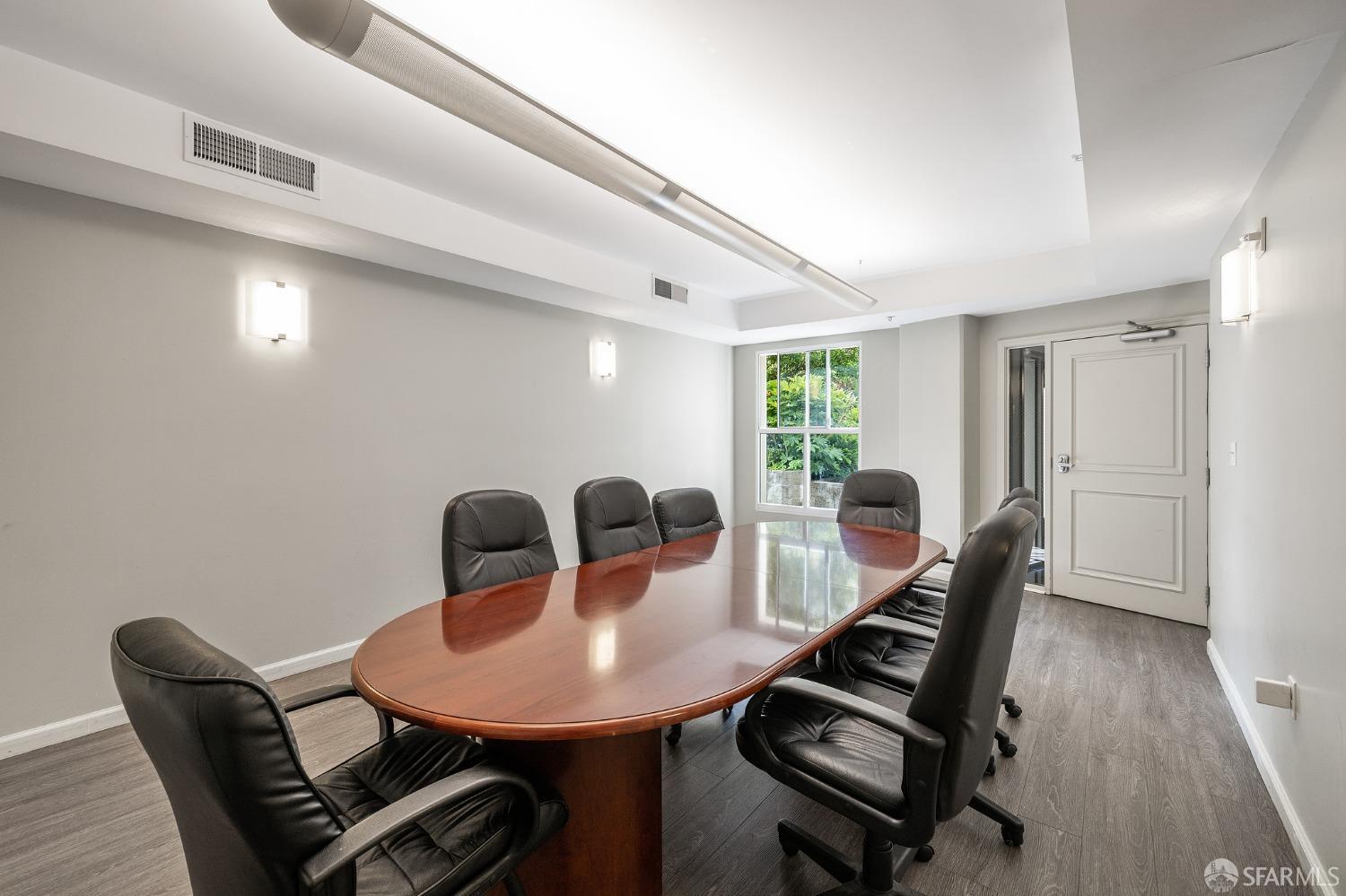 140 South Van Ness Ave #901