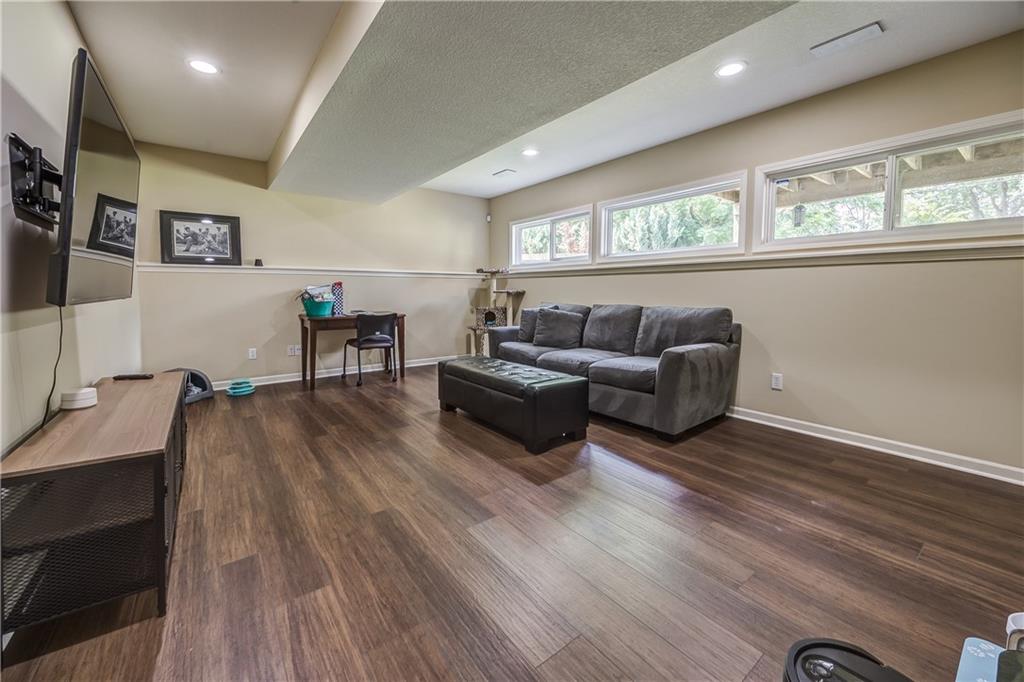604 FAIRWAY Road