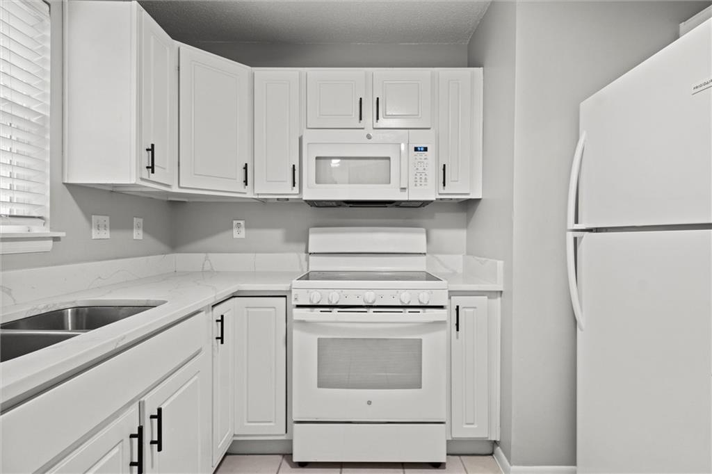 2801 W 76th Street