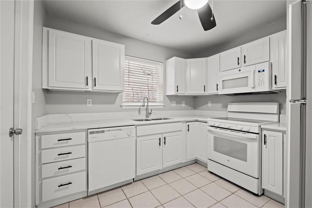 2801 W 76th Street