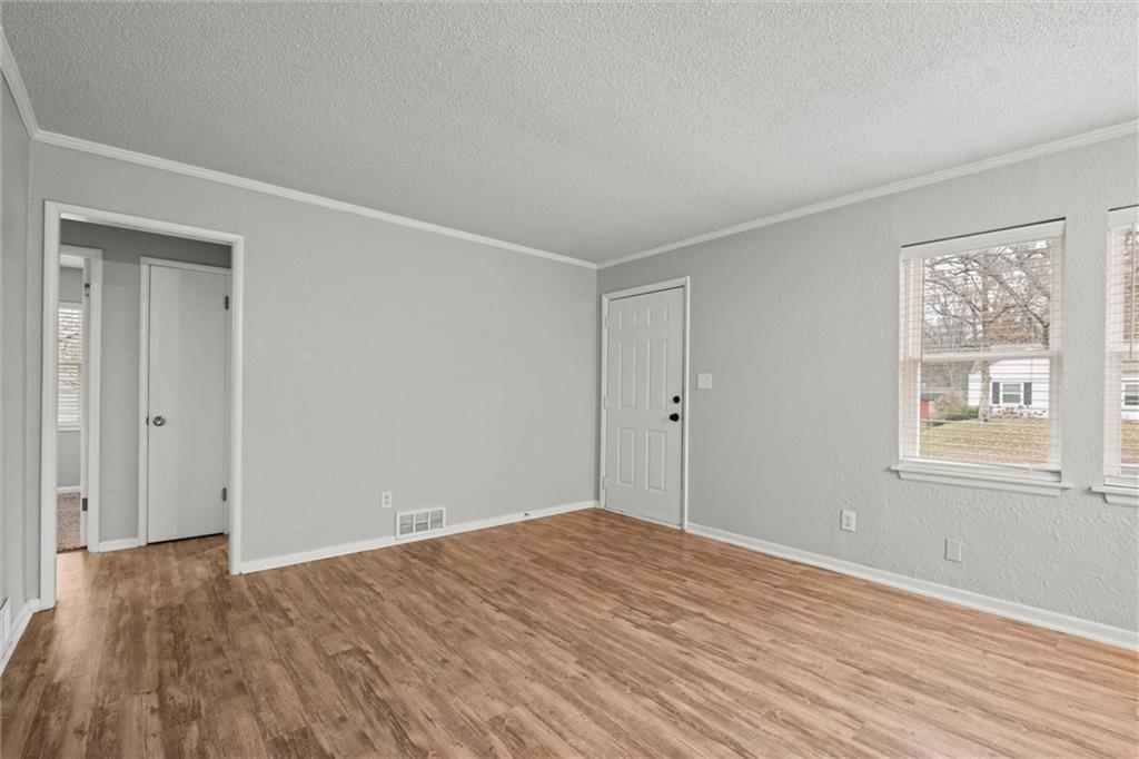 2801 W 76th Street
