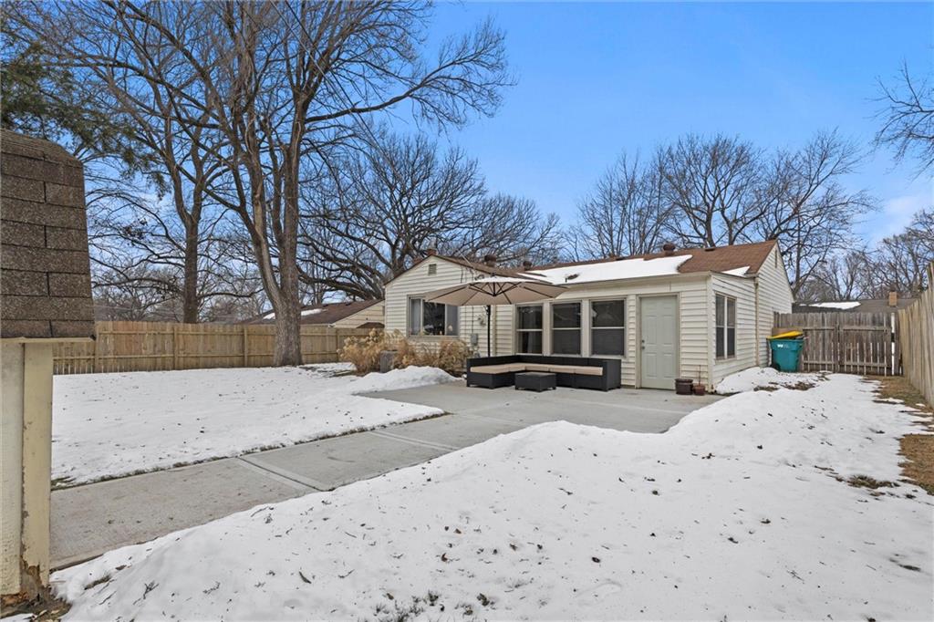 8507 W 69TH Street