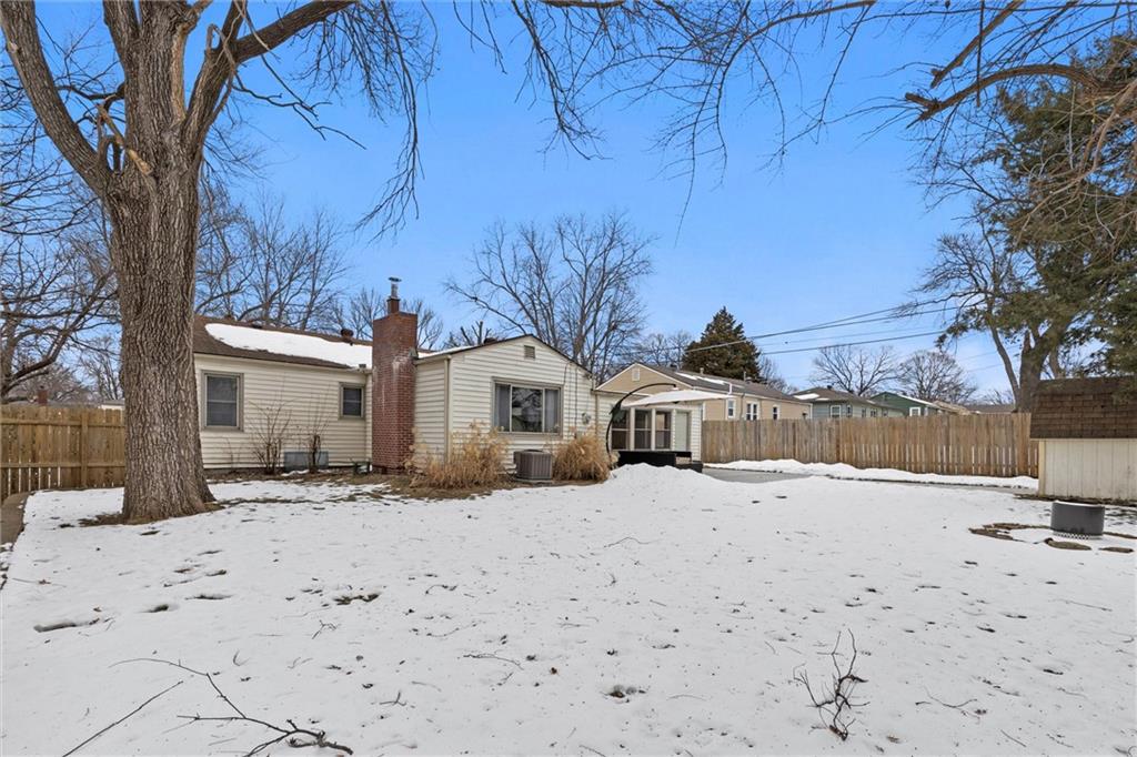 8507 W 69TH Street
