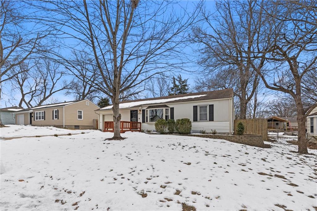 8507 W 69TH Street
